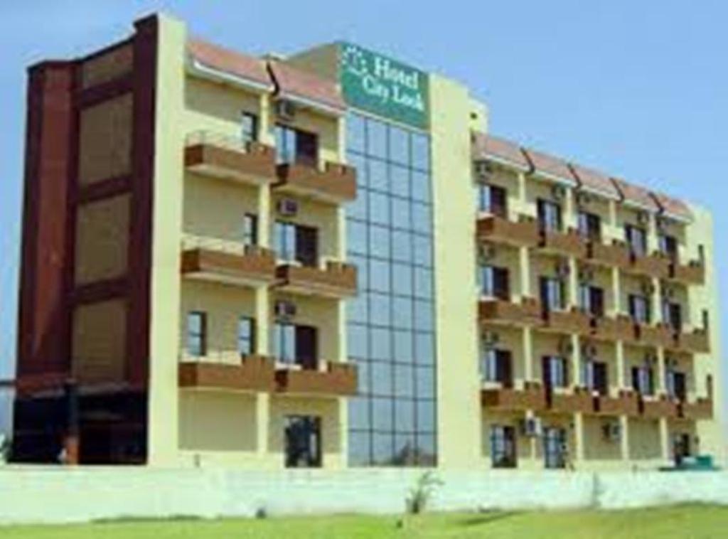 Hotel City Look Baddi Esterno foto